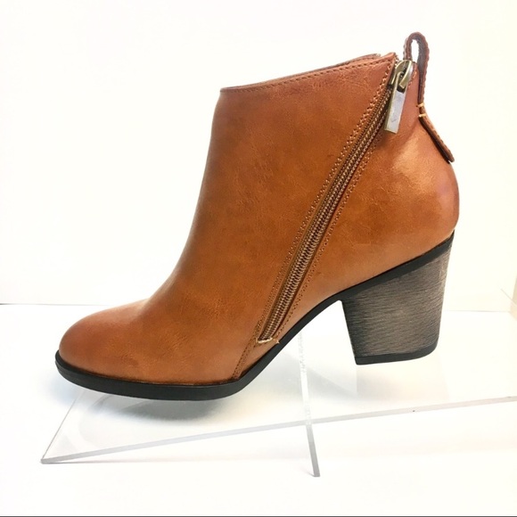 NWT Zipper Detail Ankle Boot with Mid Heel - Picture 5 of 7